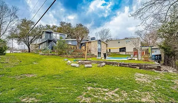 Retreat W Pool, Firepit, Sleeps 8 Fort Worth