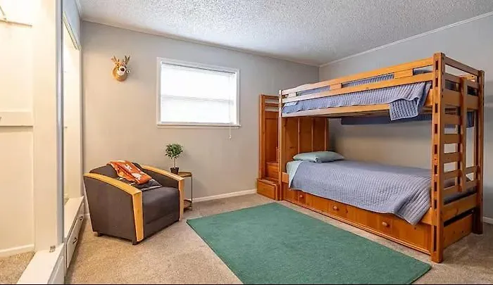 Retreat W Pool, Firepit, Sleeps 8